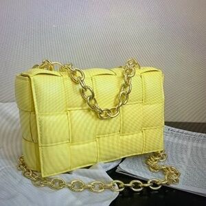 Square quilted design with chain link handle /cross bag, removable pocket inside